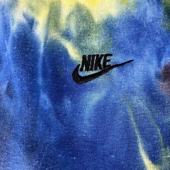 nike tye dye sweatpants fit like a medium/large - Picture 3 of 7